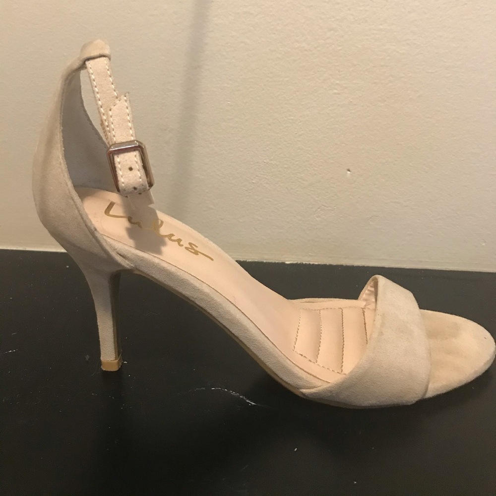 Sandals beige color suede lightly worn